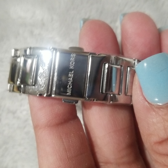 Watch - Picture 2 of 5